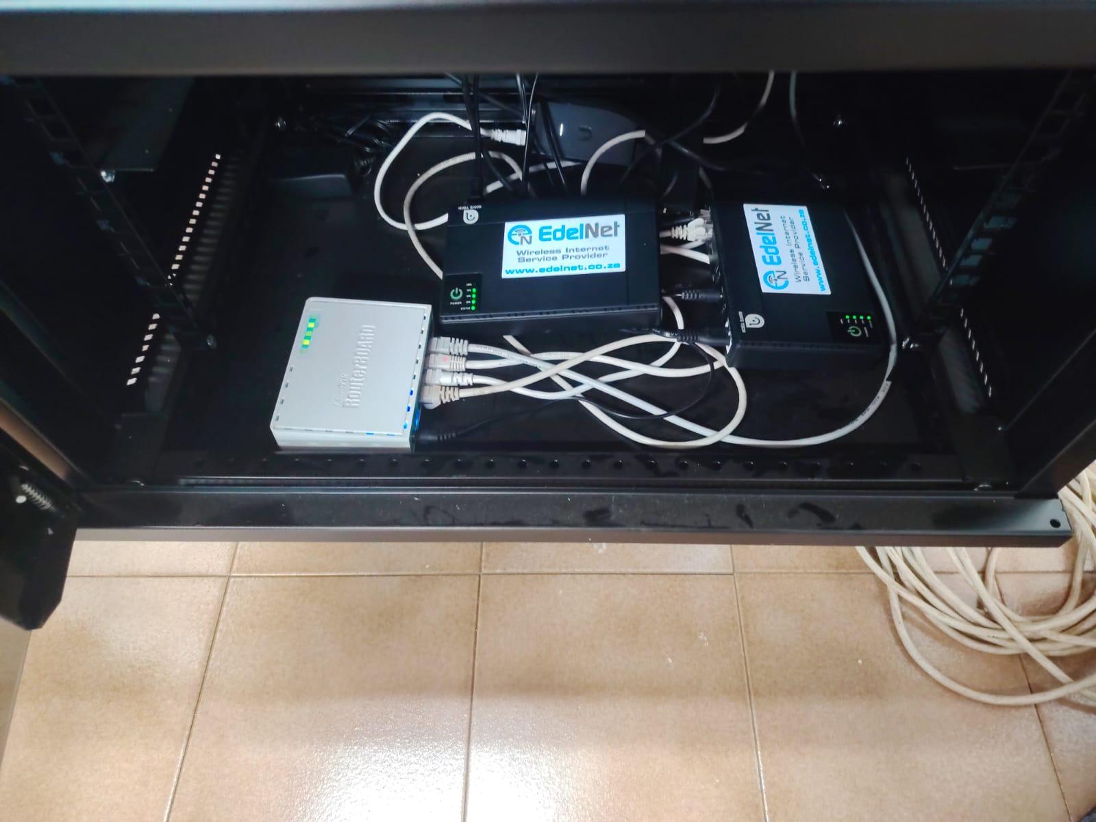 EdelNet network routing and power equipment in a cabinet